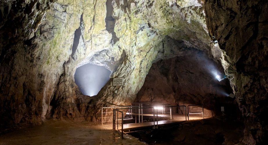 Excursie naar grot Pekel Excursie naar grot Pekel